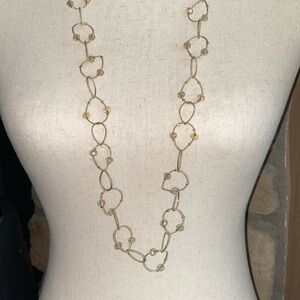 GOLD TONE HOOP NECKLACE